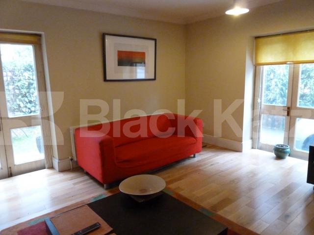 			NEW INSTRUCTION, 2 Bedroom, 1 bath, 1 reception House			 De Beauvoir Cresent, ISLINGTON 